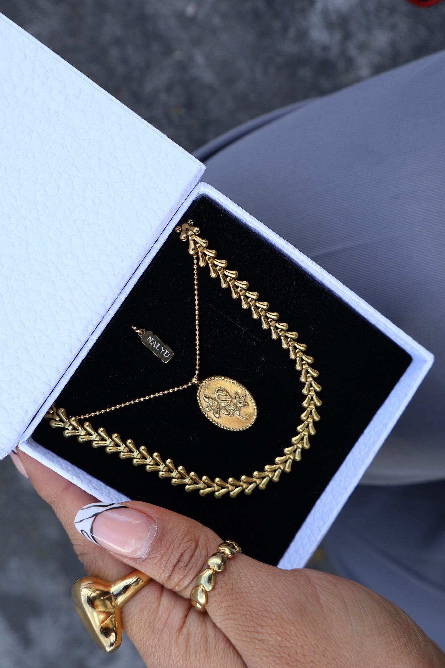 CHOKER LIETE